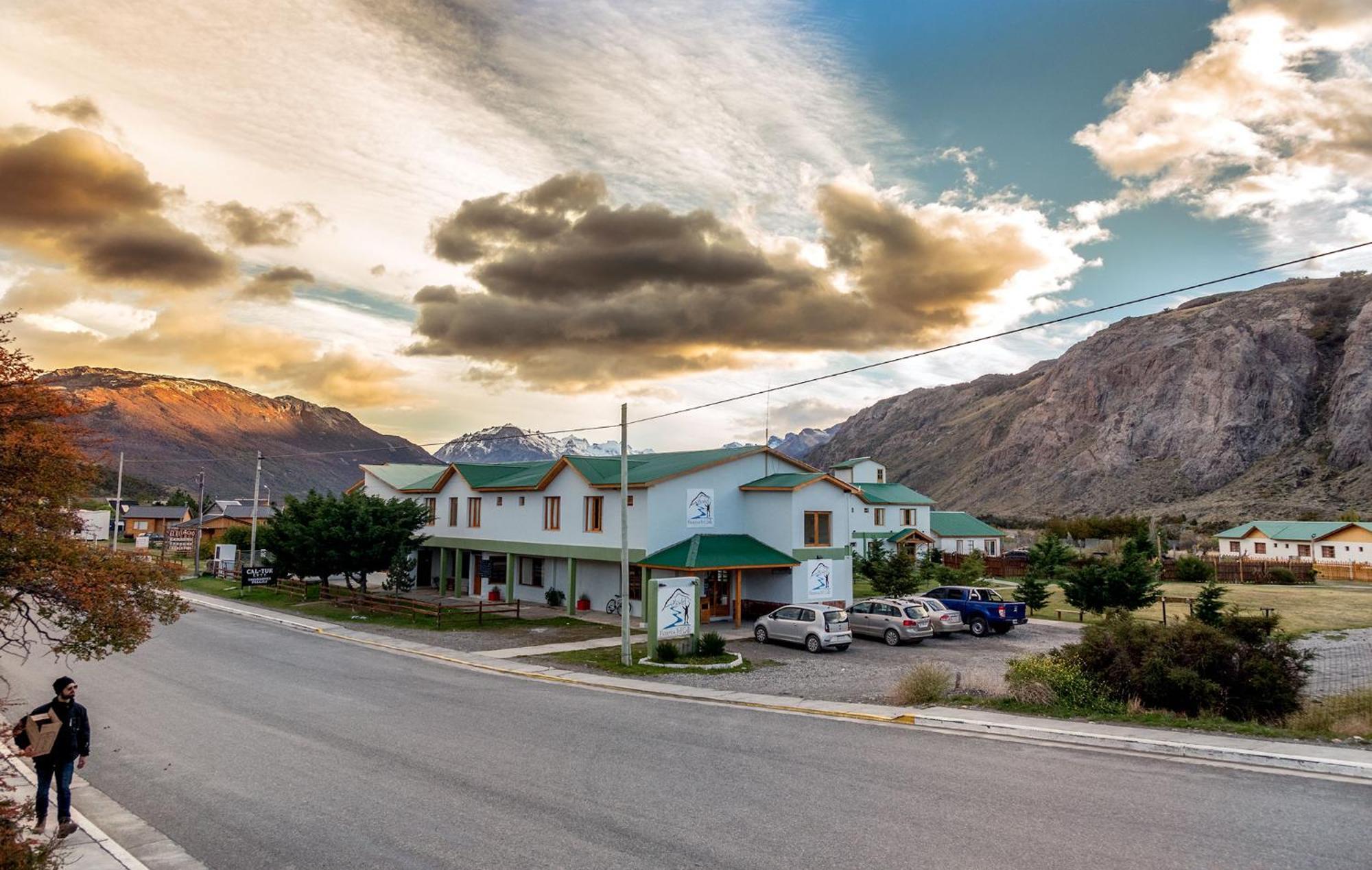 Hostel Pioneros Del Valle เอลชัลเตน ภายนอก รูปภาพ
